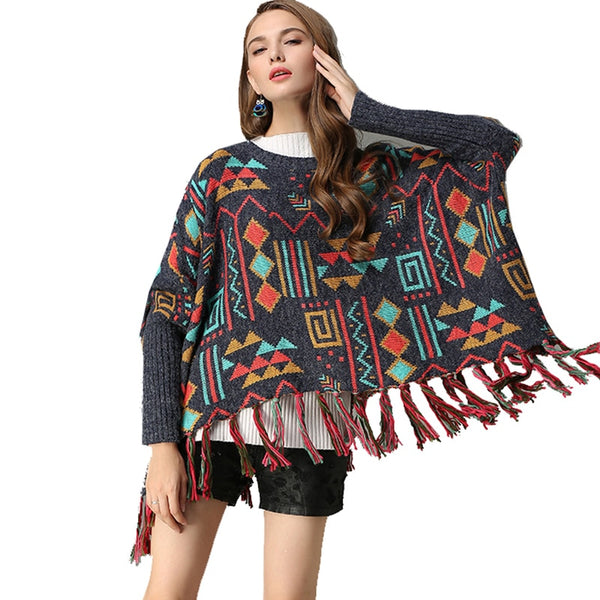 Tuli - Knitted Poncho with Tassels