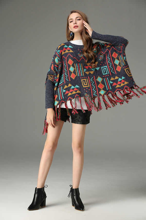 Tuli - Knitted Poncho with Tassels
