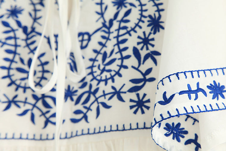 Manu - White and blue embroidered top or mini dress