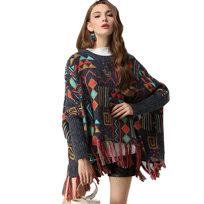 Tuli - Knitted Poncho with Tassels