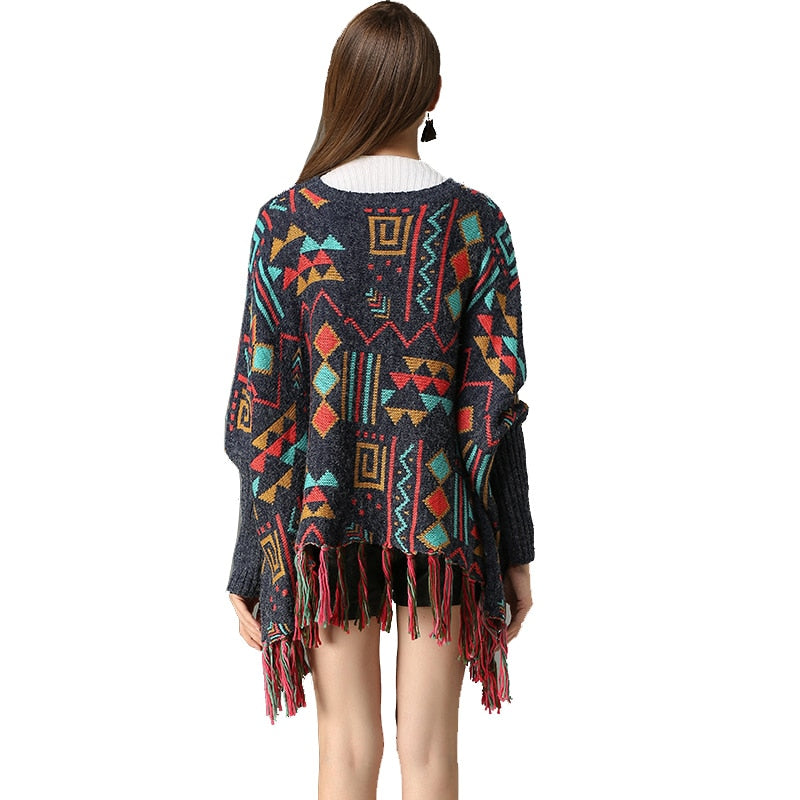 Tuli - Knitted Poncho with Tassels