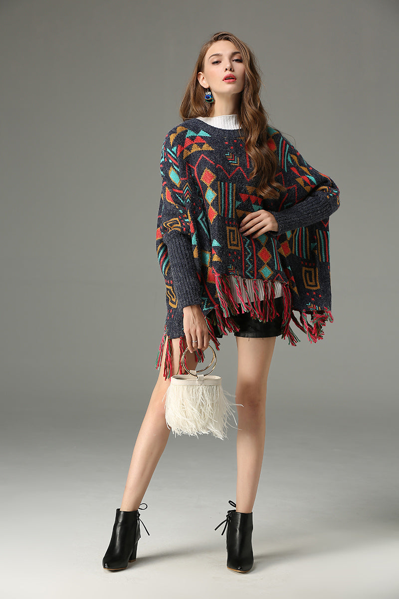 Tuli - Knitted Poncho with Tassels