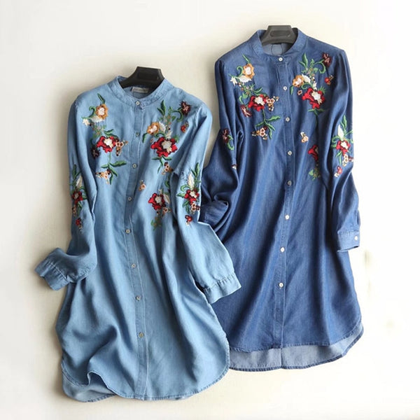 Lora - Denim dress with oriental flowers