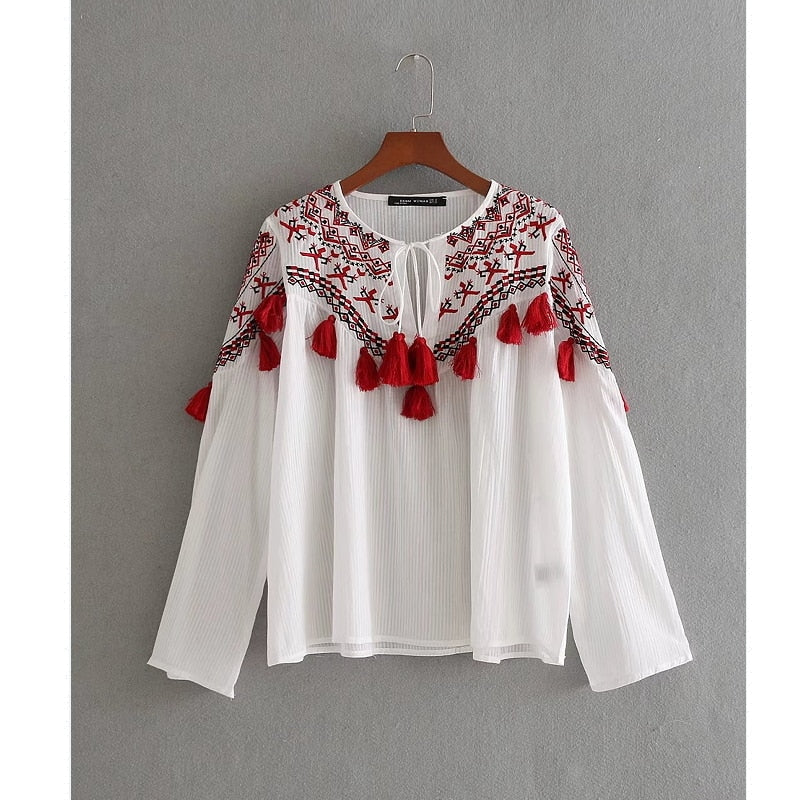 Flavia - White and red ethnic top with tassels