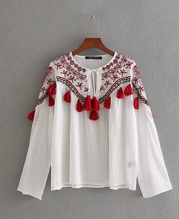 Flavia - White and red ethnic top with tassels