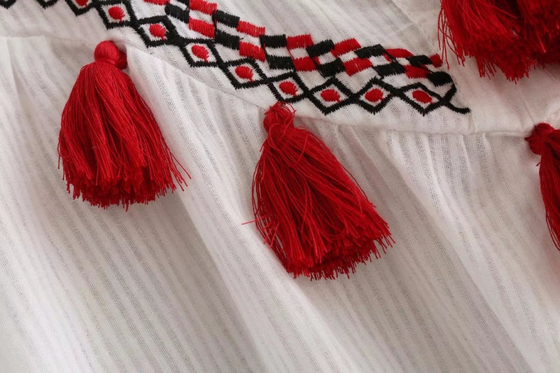 Flavia - White and red ethnic top with tassels