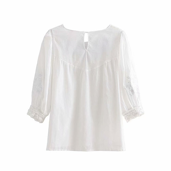 Erica - White embroidered blouse