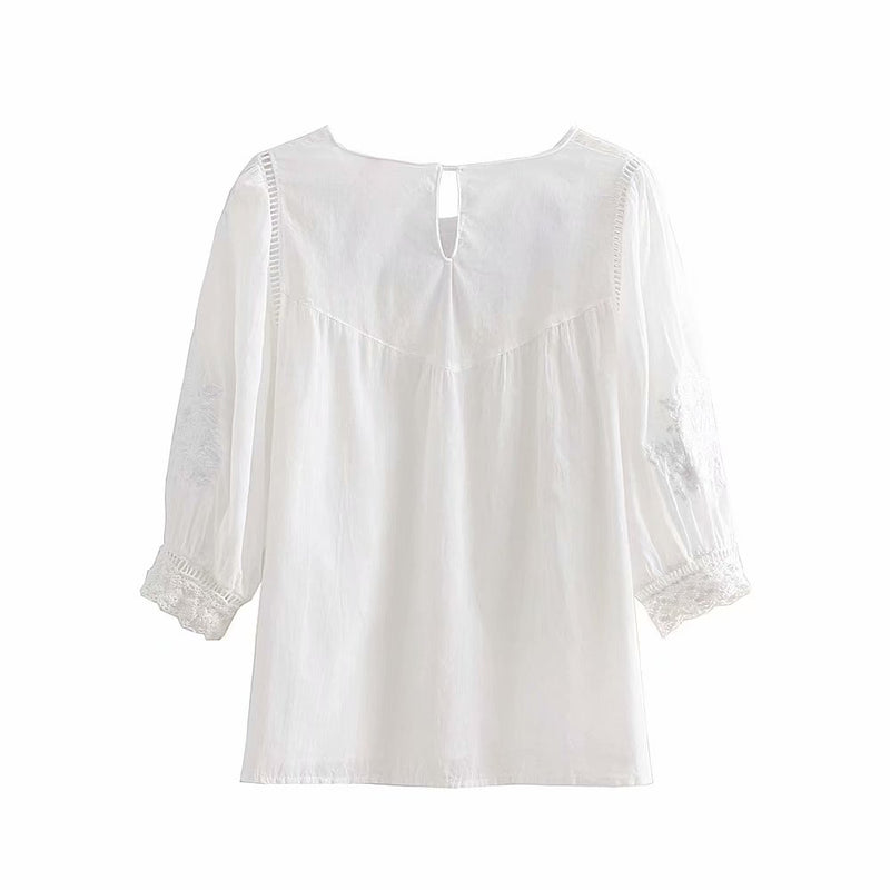 Erica - White embroidered blouse