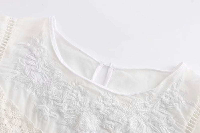 Erica - White embroidered blouse