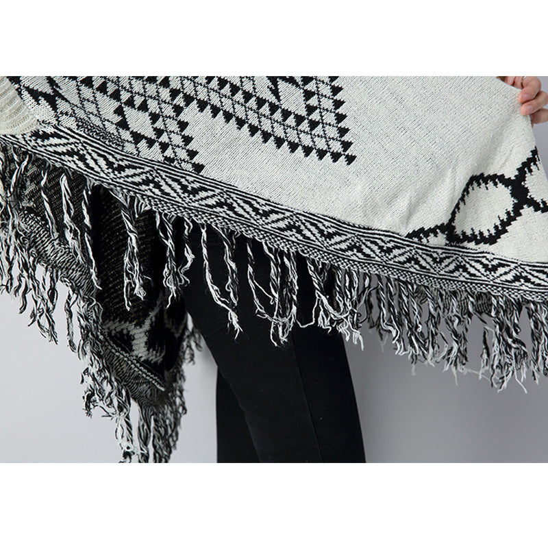 Shannon - Black or white poncho with diamonds