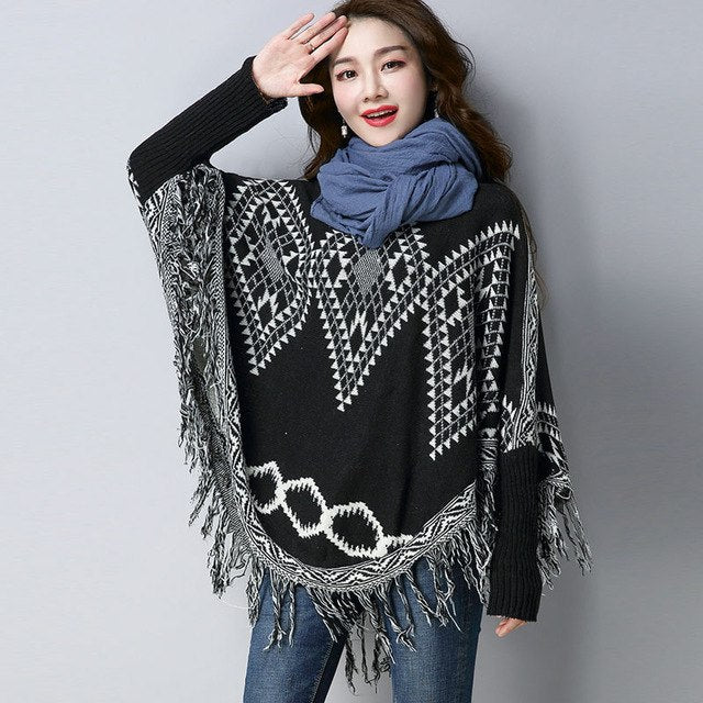 Shannon - Black or white poncho with diamonds