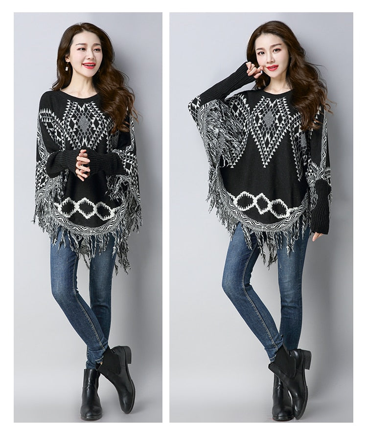 Shannon - Black or white poncho with diamonds