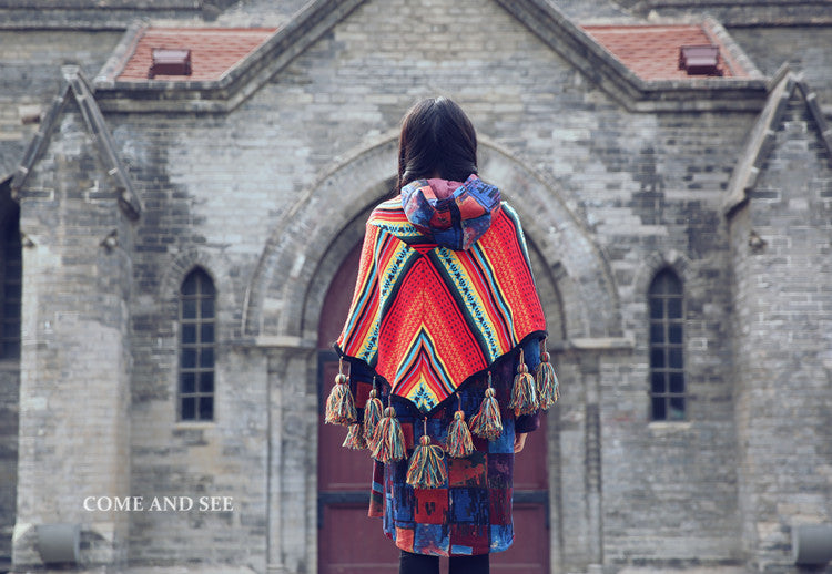 Ramona - Colorful ethnic poncho with tassels