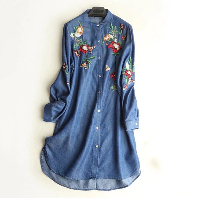 Lora - Denim dress with oriental flowers